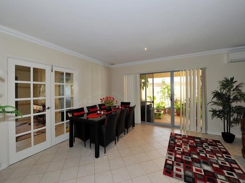 60 Silverton Crescent, Erskine WA 6210