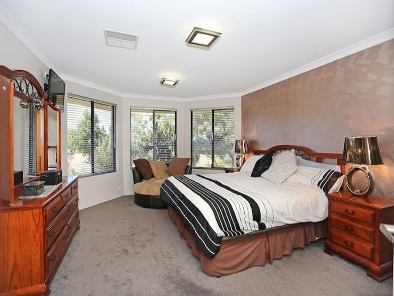 38 Tranquil Retreat, Barragup WA 6209