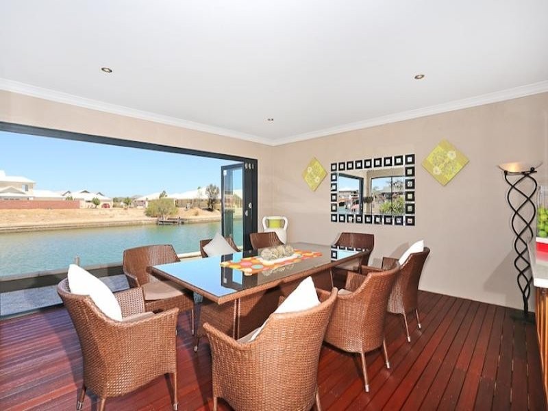 21 Waterlily Drive, Dudley Park WA 6210