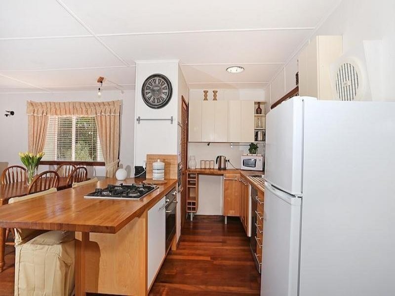 36 Leighton Road East, Halls Head WA 6210