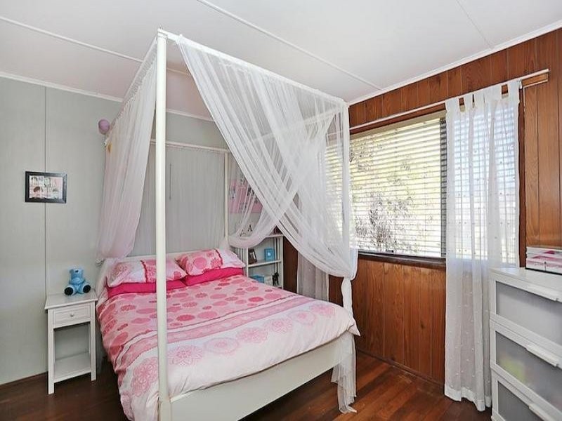 36 Leighton Road East, Halls Head WA 6210