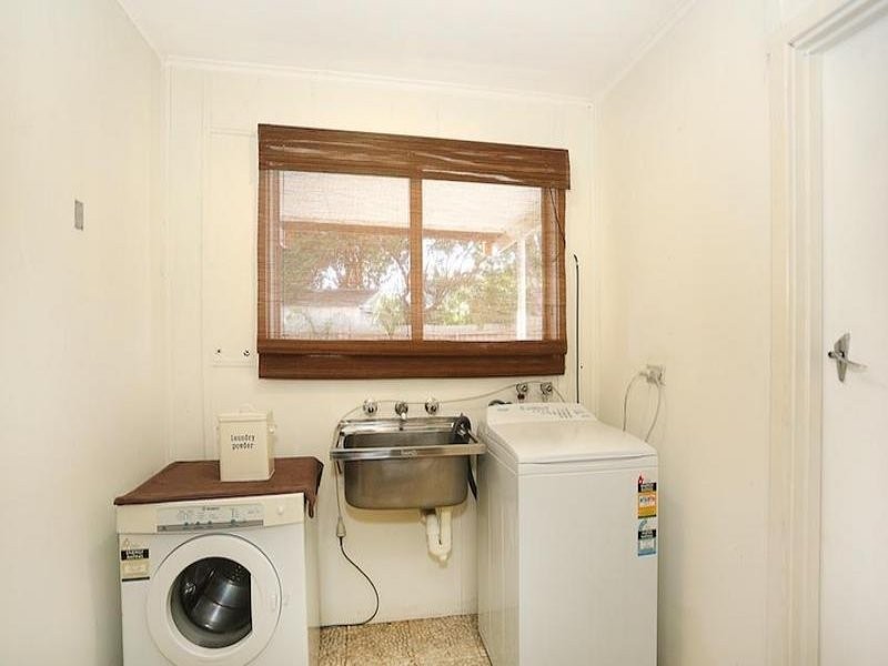 36 Leighton Road East, Halls Head WA 6210