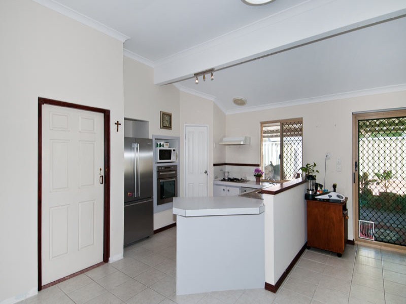 188 Oakmont Avenue, Meadow Springs WA 6210