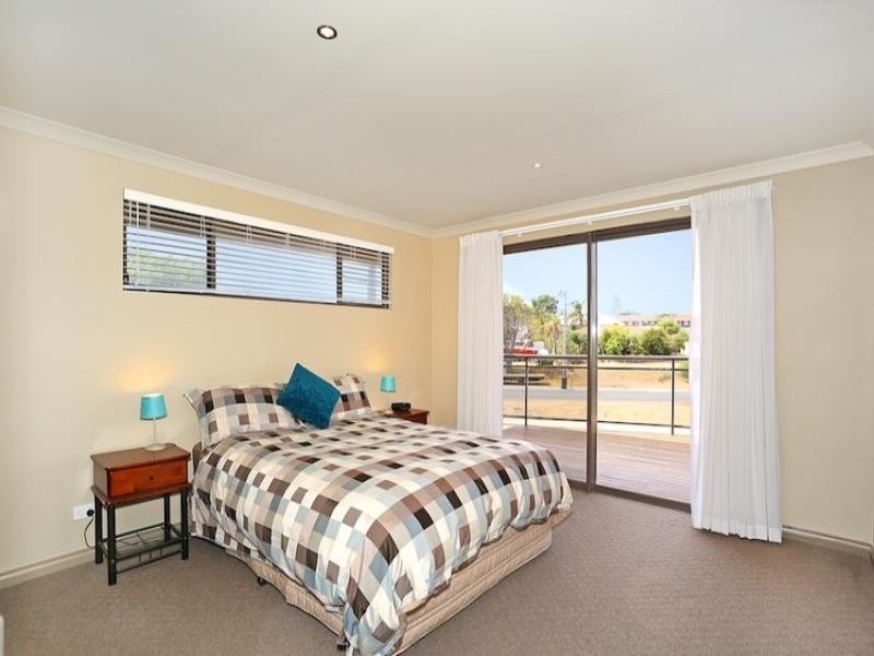 76A Janis Street, Halls Head WA 6210