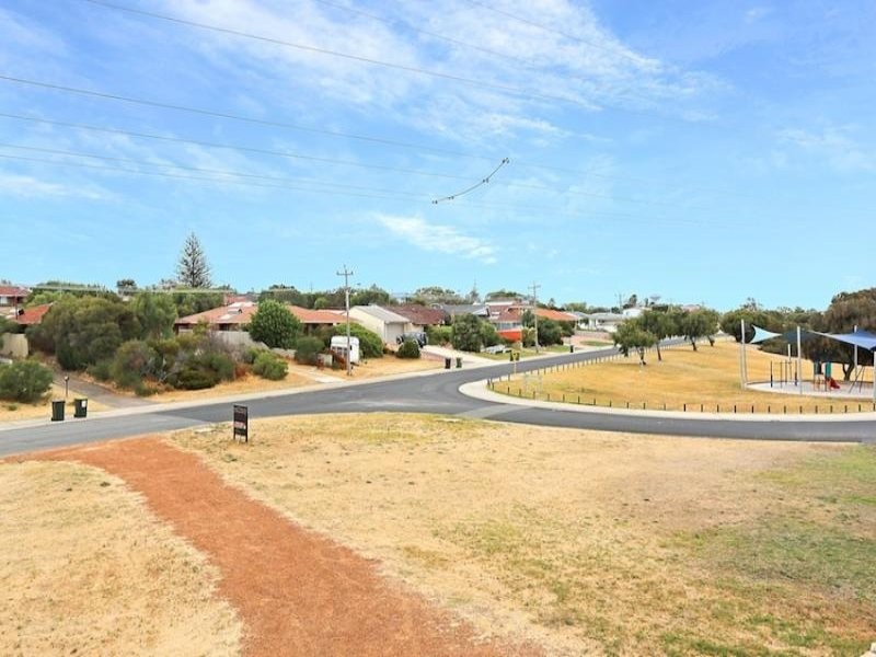 76A Janis Street, Halls Head WA 6210