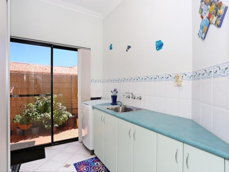 7 Picaroon Place, Halls Head WA 6210