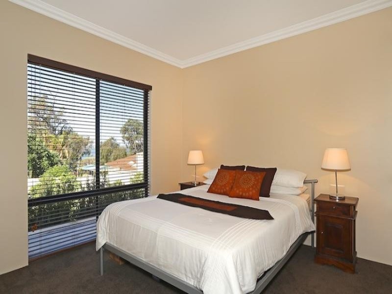 2 Estuary Heights Place, Bouvard WA 6211