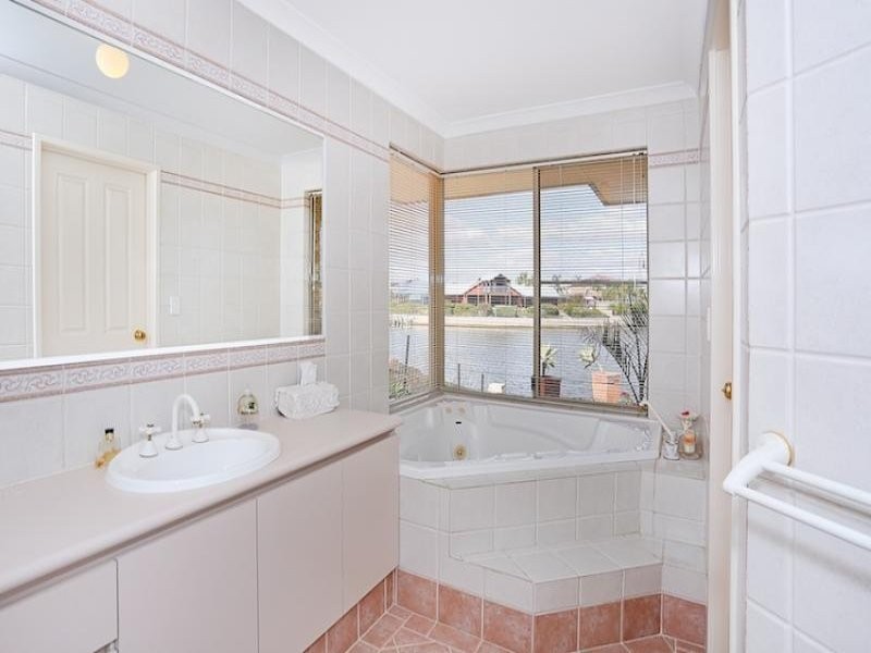 82 Banksia Terrace, South Yunderup WA 6208