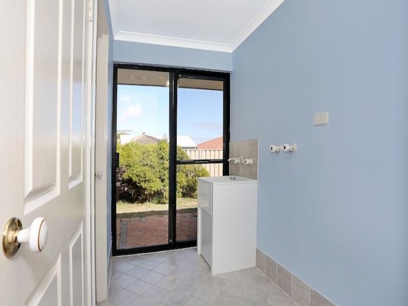 24 Daydream Plaza, Halls Head WA 6210