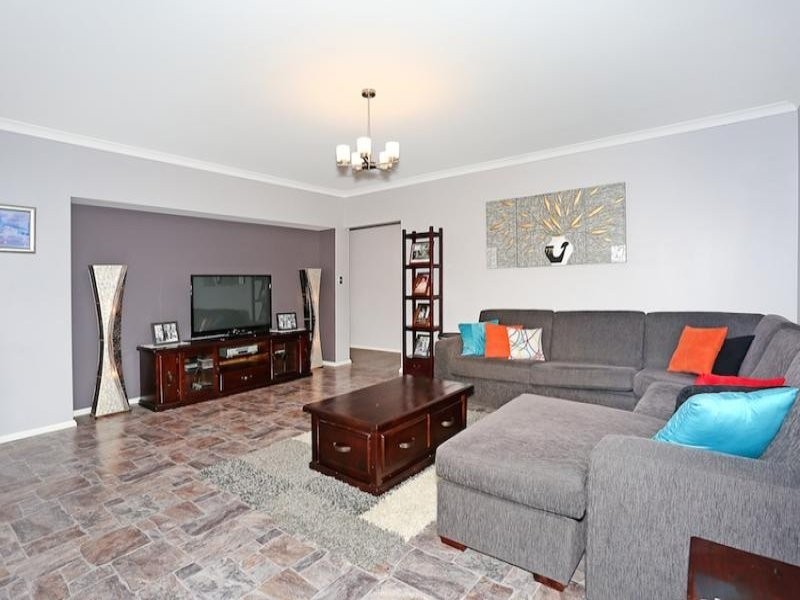 15 Purcell Gardens, South Yunderup WA 6208