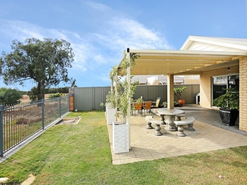 15 Purcell Gardens, South Yunderup WA 6208