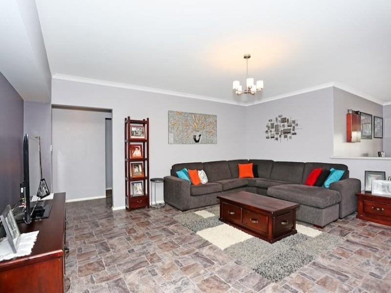 15 Purcell Gardens, South Yunderup WA 6208