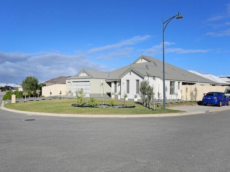 19 Arpentuer Turn, Madora Bay WA 6210