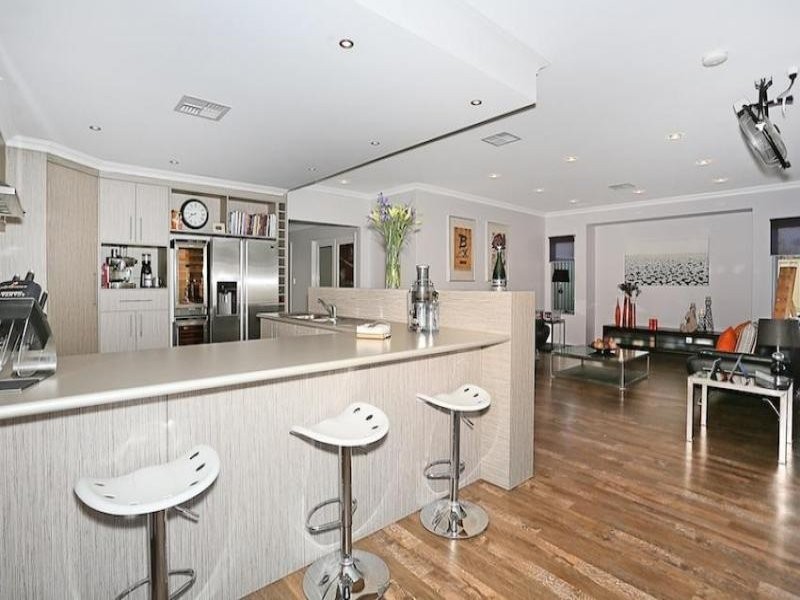 19 Arpentuer Turn, Madora Bay WA 6210