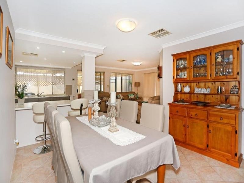 42 Admiralty Crescent, Halls Head WA 6210