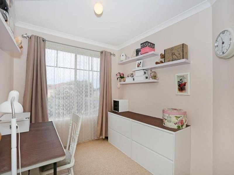 42 Admiralty Crescent, Halls Head WA 6210