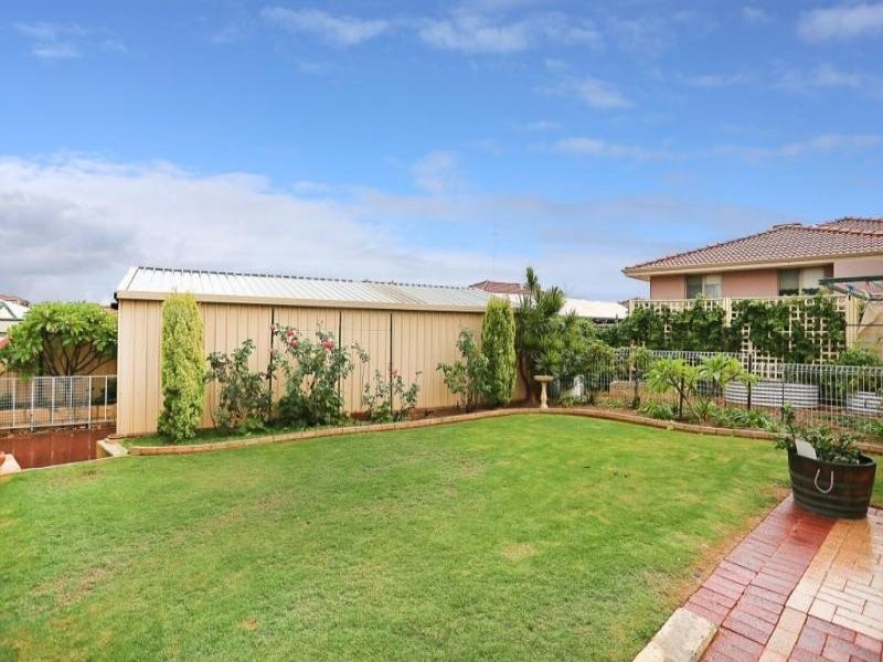 42 Admiralty Crescent, Halls Head WA 6210