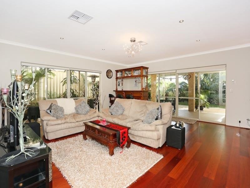 18 Joshua Carrol Street, Madora Bay WA 6210