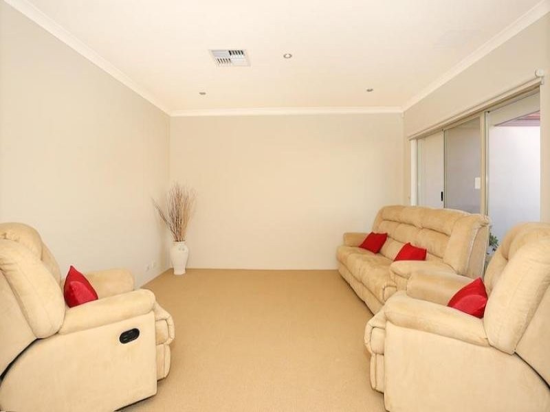 18 Joshua Carrol Street, Madora Bay WA 6210