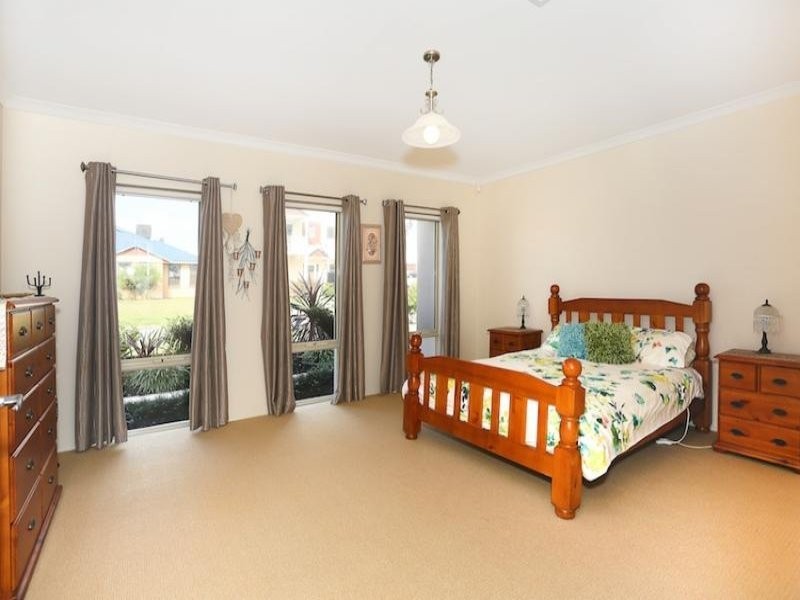 18 Joshua Carrol Street, Madora Bay WA 6210