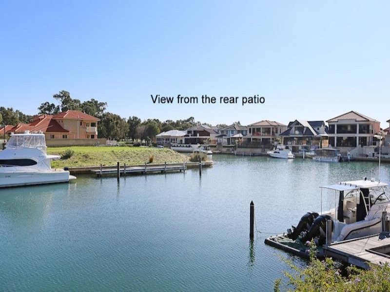25 Aztec island Retreat, Halls Head WA 6210