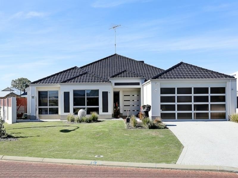 305 Peelwood Parade, Halls Head WA 6210