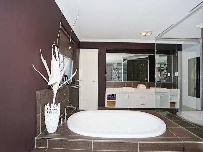 305 Peelwood Parade, Halls Head WA 6210