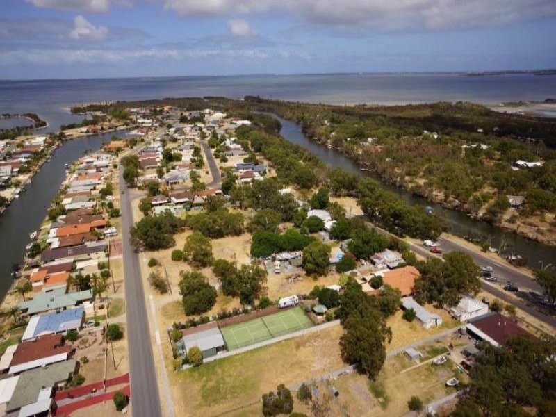 9 Rivergum Esplanade, South Yunderup WA 6208