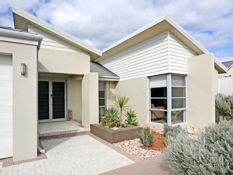10 Adriana Way, Halls Head WA 6210