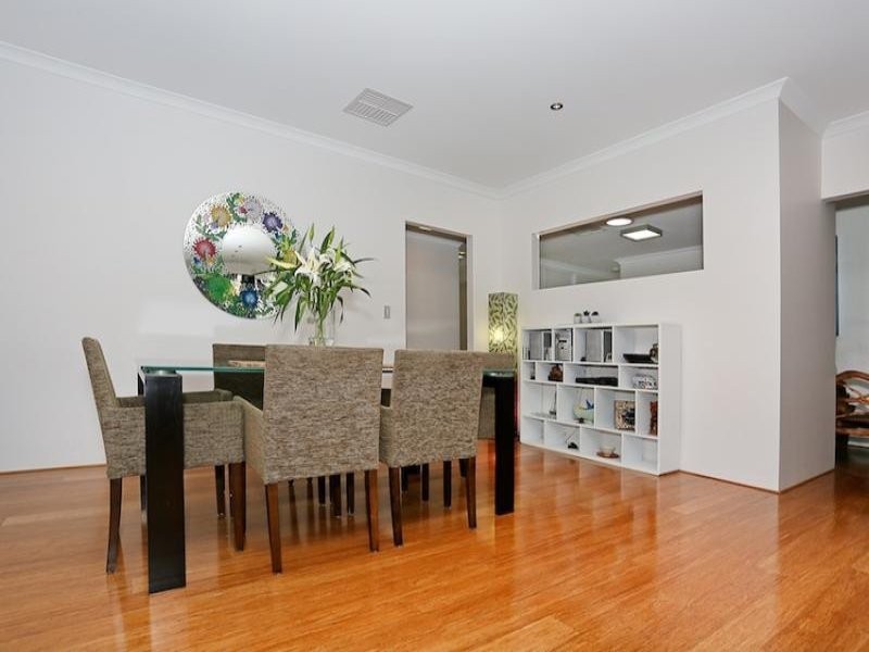 10 Adriana Way, Halls Head WA 6210