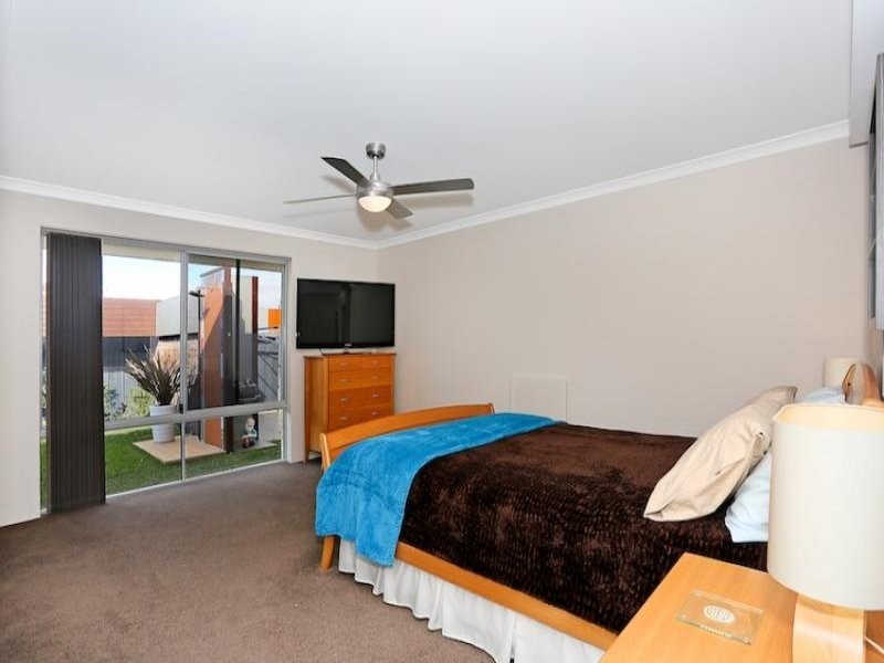10 Adriana Way, Halls Head WA 6210
