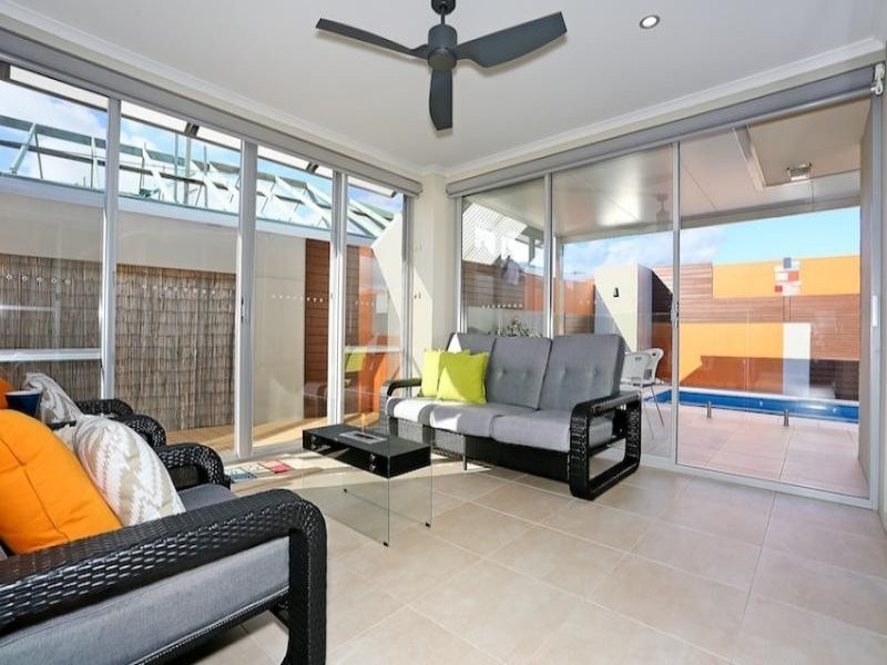 10 Adriana Way, Halls Head WA 6210
