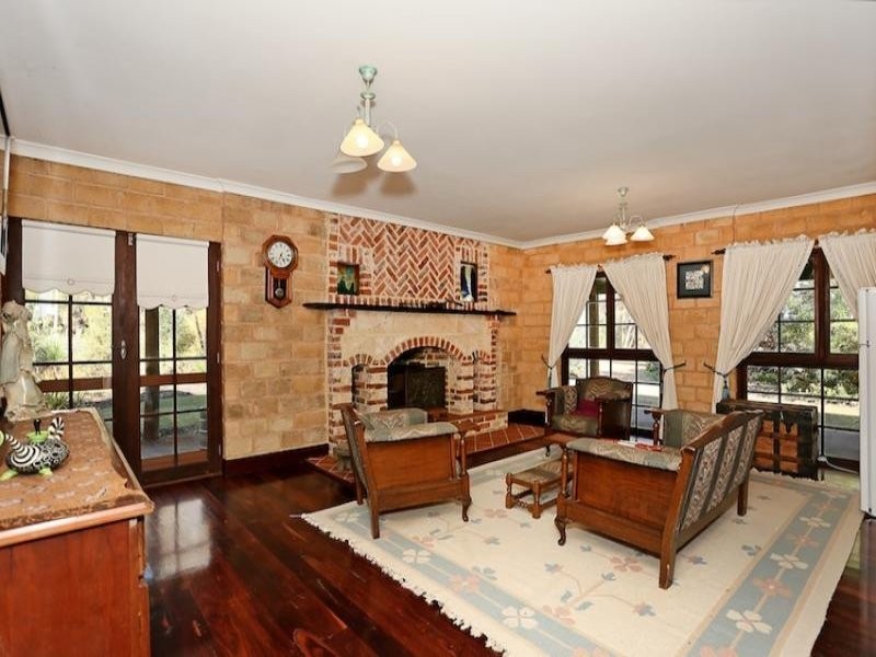 31 Marginata Road, Parklands WA 6180