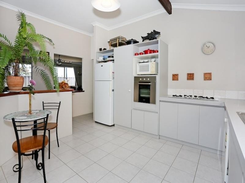 38 Noreena Avenue, Golden Bay WA 6174