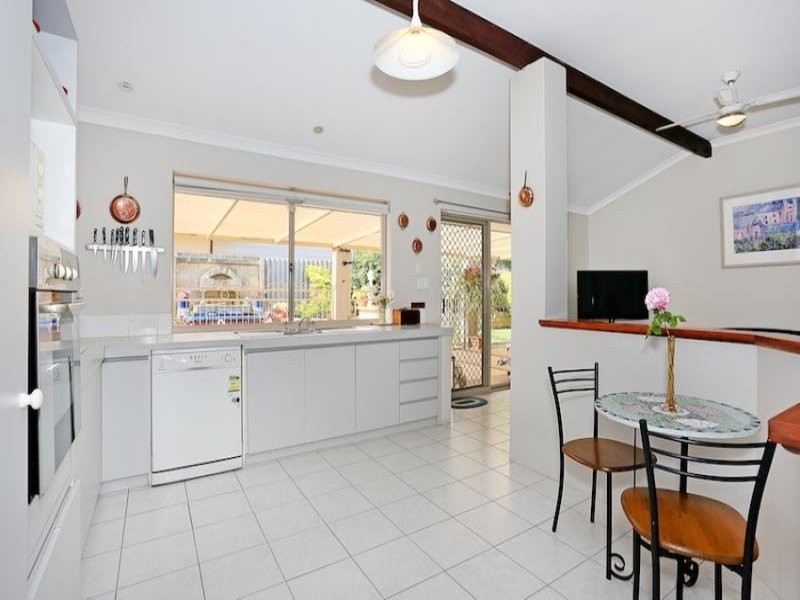 38 Noreena Avenue, Golden Bay WA 6174