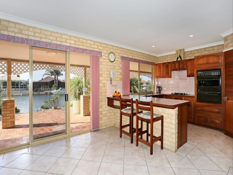 32 Woolah Place, South Yunderup WA 6208