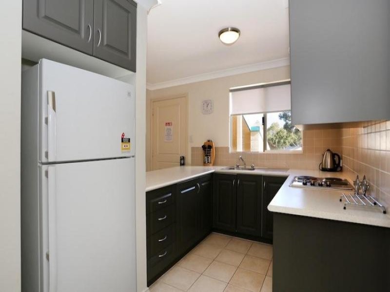29/1 Lakes Crescent, South Yunderup WA 6208