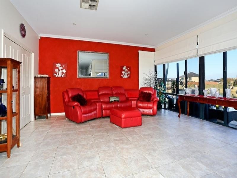 18 Tasman Loop, Dudley Park WA 6210