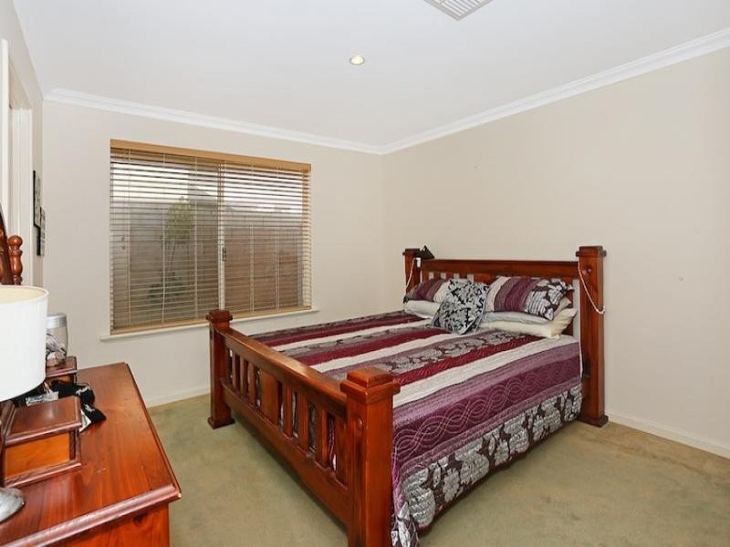 18 Tasman Loop, Dudley Park WA 6210