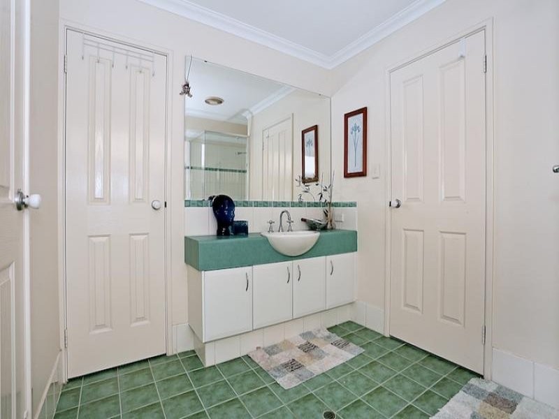 18 Tasman Loop, Dudley Park WA 6210