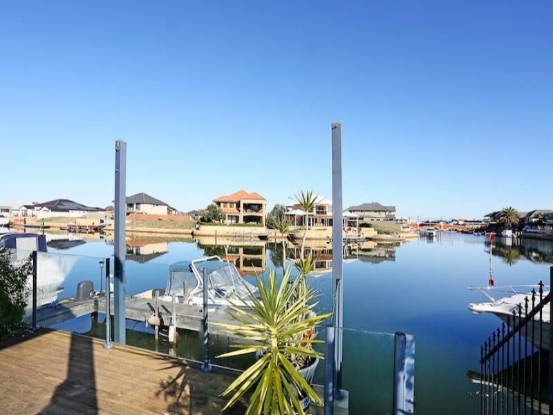 18 Tasman Loop, Dudley Park WA 6210