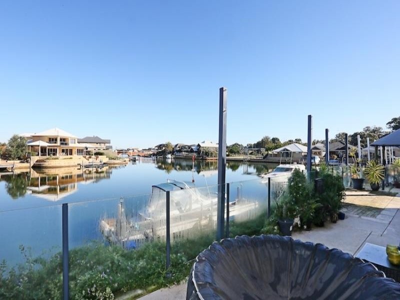 18 Tasman Loop, Dudley Park WA 6210