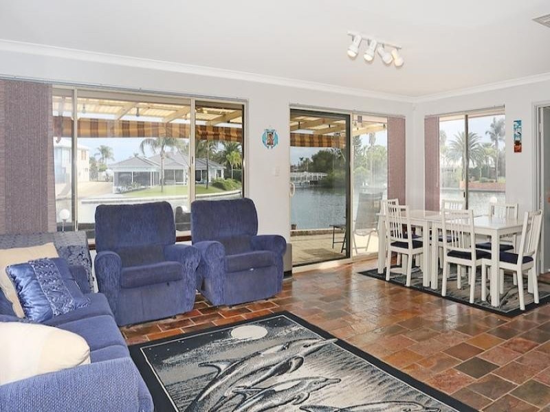 14 Donnelly Gardens, Dudley Park WA 6210