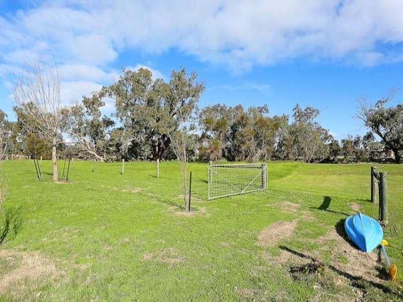 64 Thomasfield Place, Ravenswood WA 6208