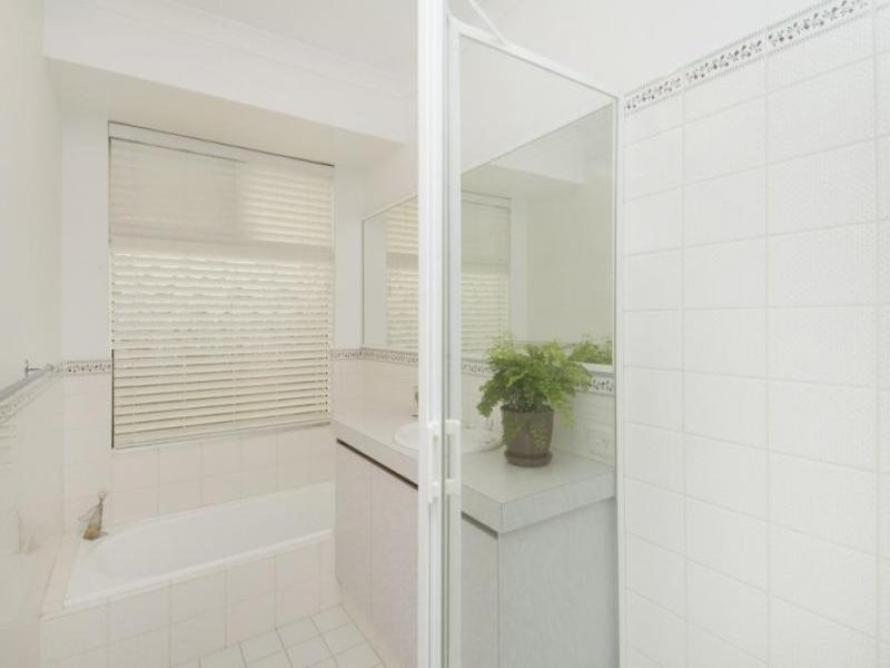 7 Lakes Crescent, South Yunderup WA 6208