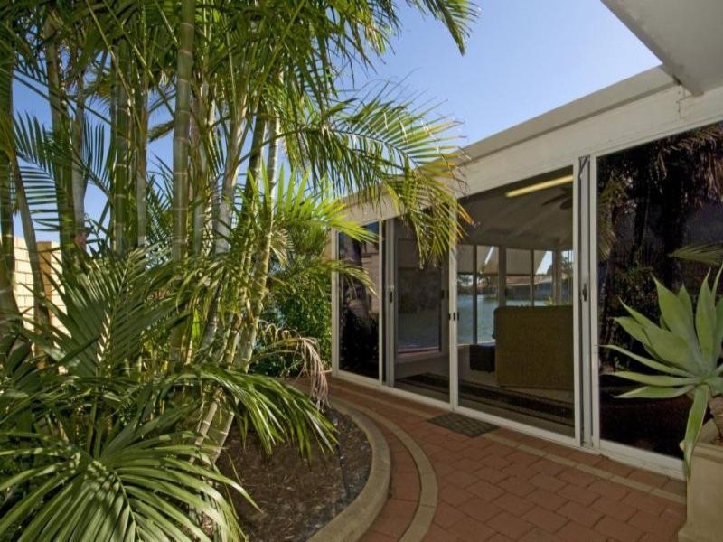 7 Lakes Crescent, South Yunderup WA 6208