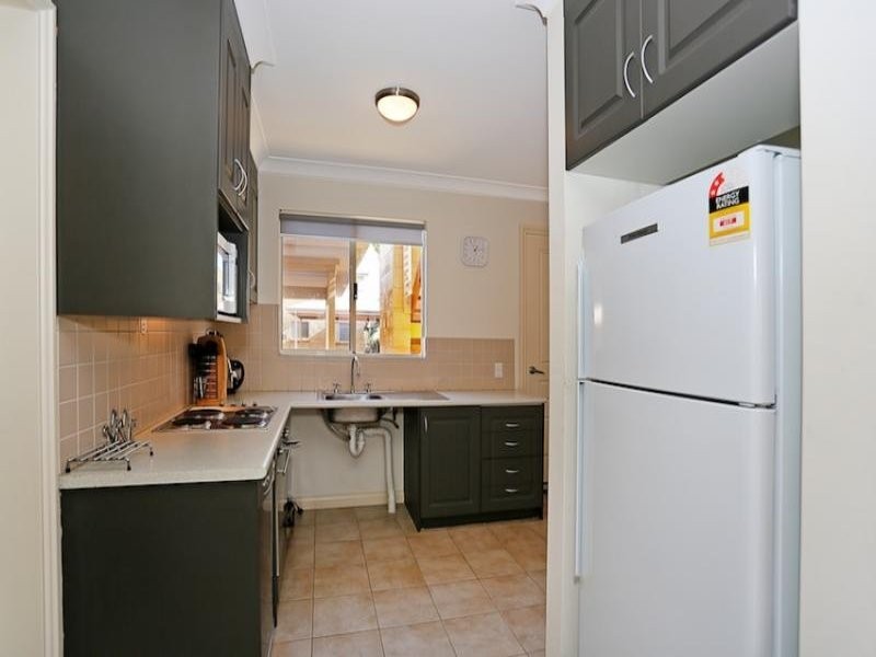 27/1 Lakes Crescent, South Yunderup WA 6208