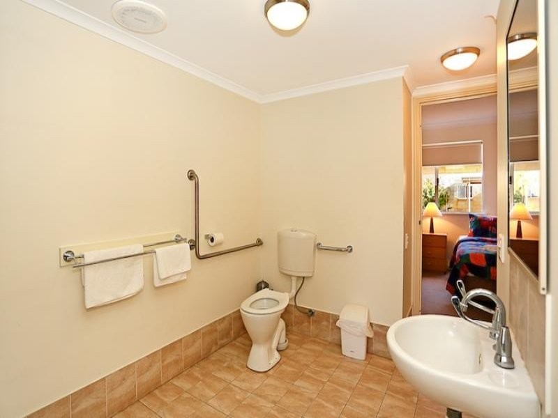 27/1 Lakes Crescent, South Yunderup WA 6208