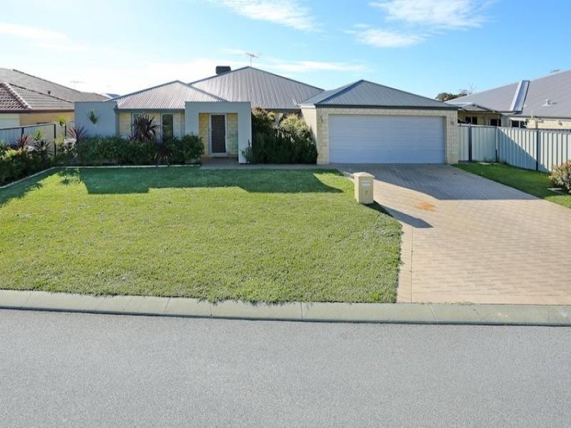 7 St Cloud Link, Meadow Springs WA 6210