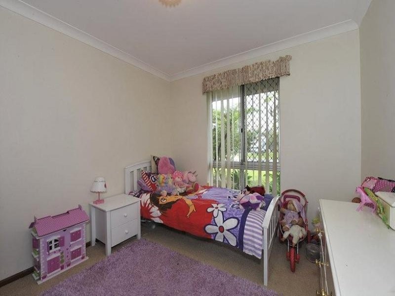 5 Arundel Drive, Halls Head WA 6210